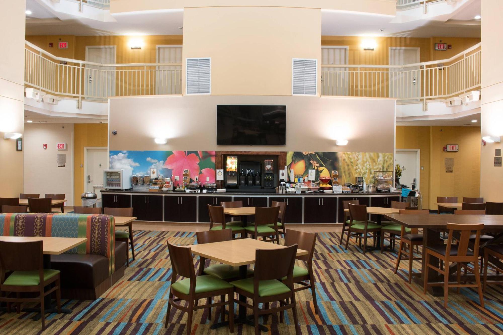 Fairfield Inn & Suites Oakland Hayward Buitenkant foto